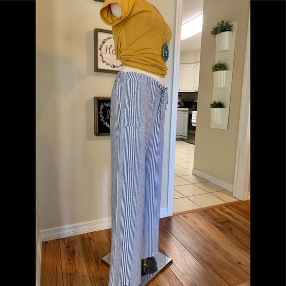 🌟Stripped loose, elastic waist pants🌟 - Picture 3 of 9